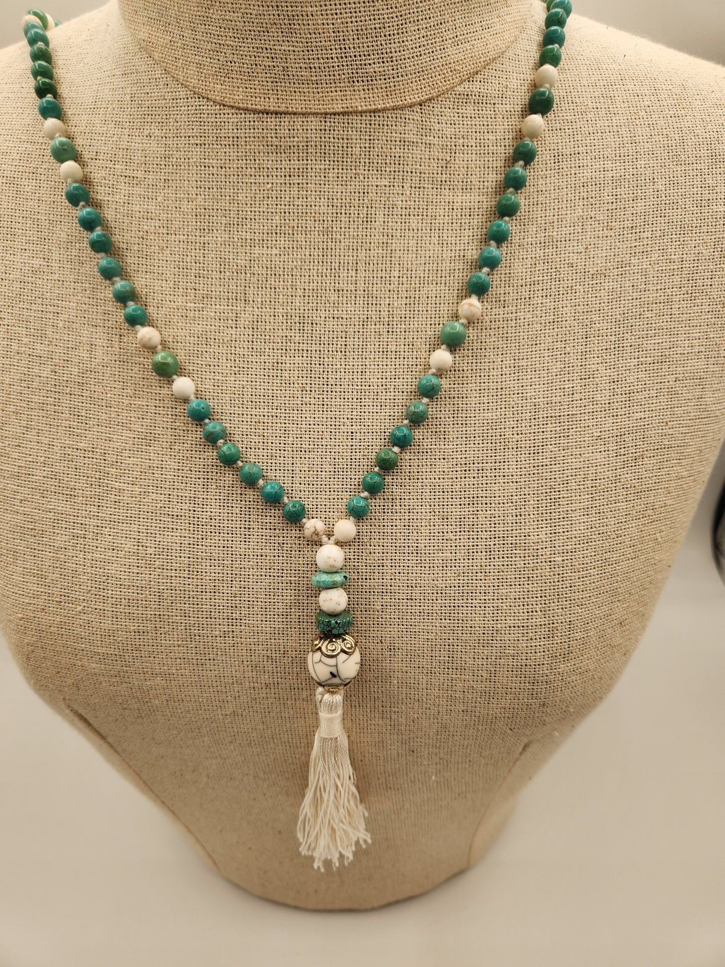 Mala Necklace Turquoise, Howlite 6mm